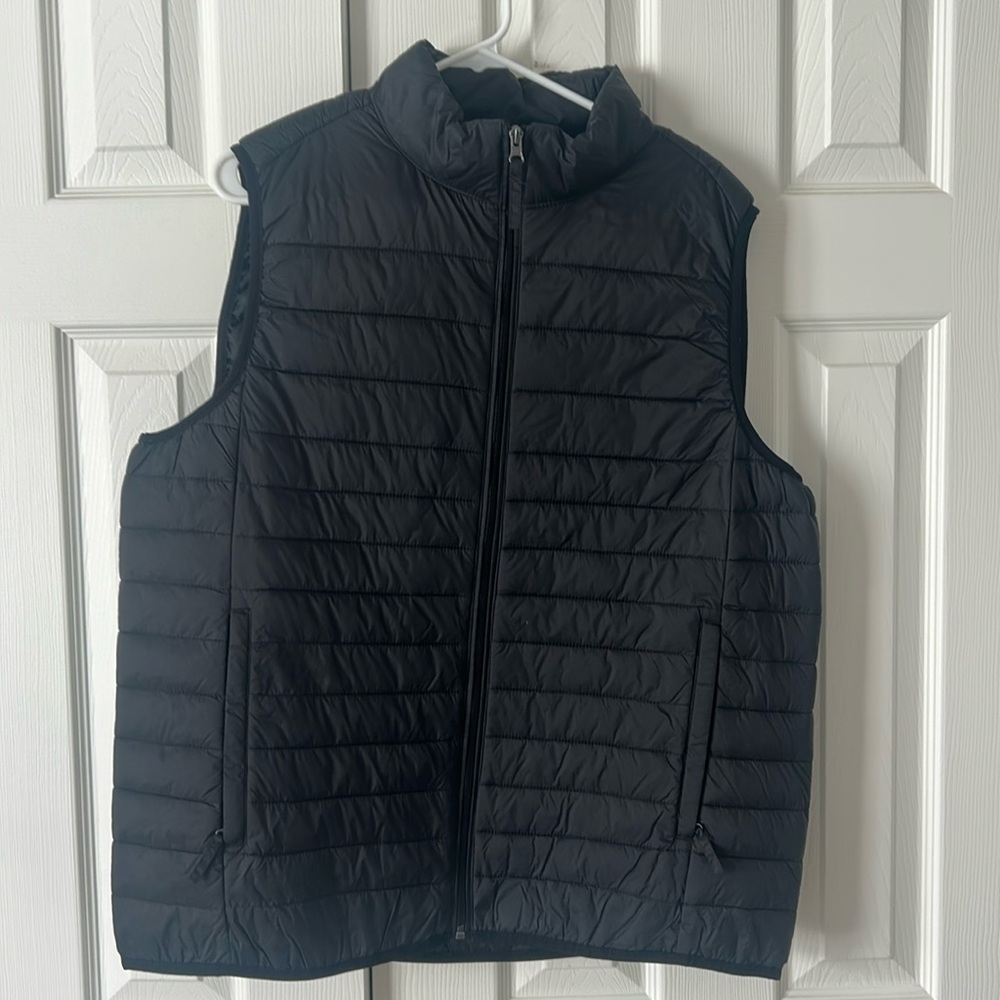 Amazon essentials large men’s black vest lightweight